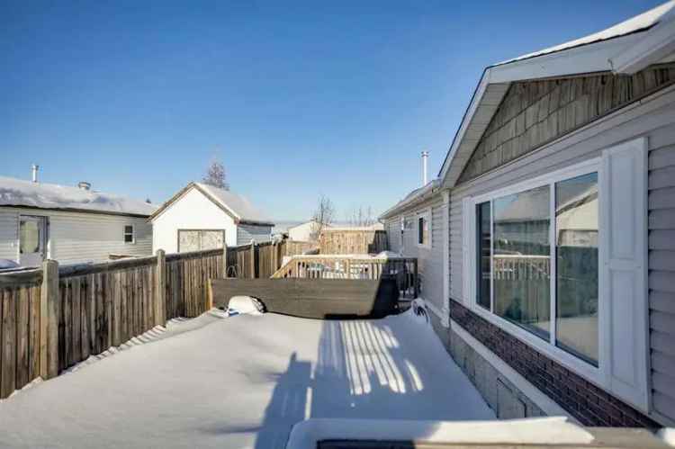 3 Bed 2 Bath Double Wide Mobile Home in Timberlea