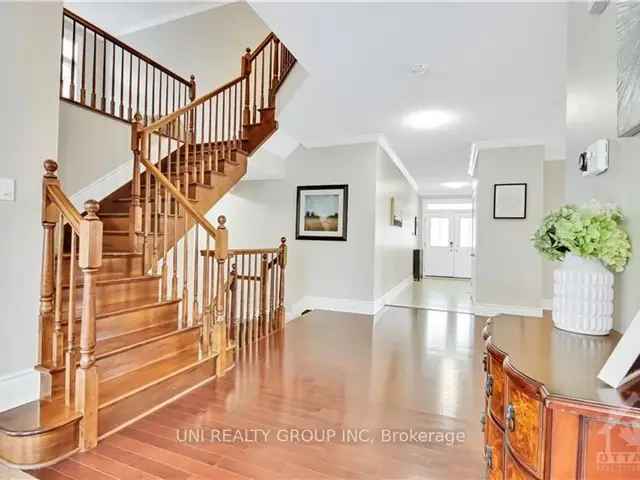 Barrhaven Family Home 4 Bed 5 Bath Tamarack