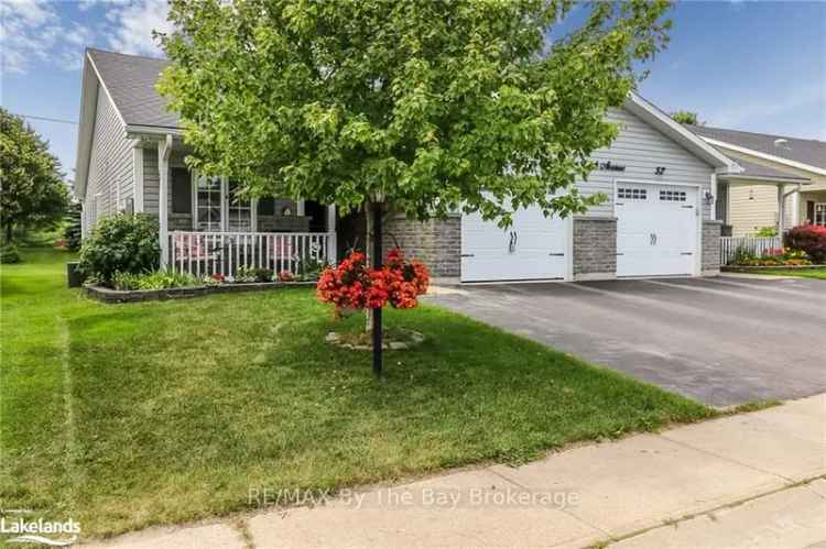 Stunning Ranch Bungalow 2 Bed 2 Bath Open Concept Living Walkout Deck