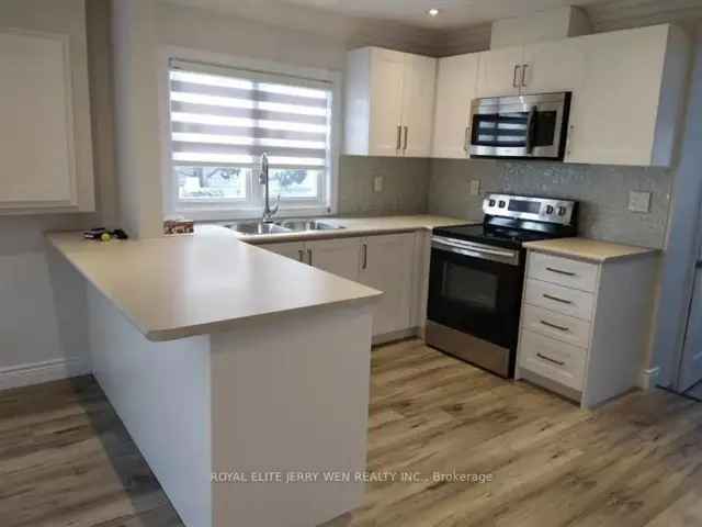 Gorgeous 3 Bedroom Detached Home Keswick Updated Kitchen New Windows