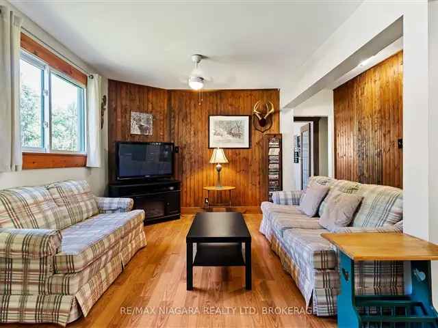 Lake Erie Access Bungalow - 2 Bedrooms - Updated