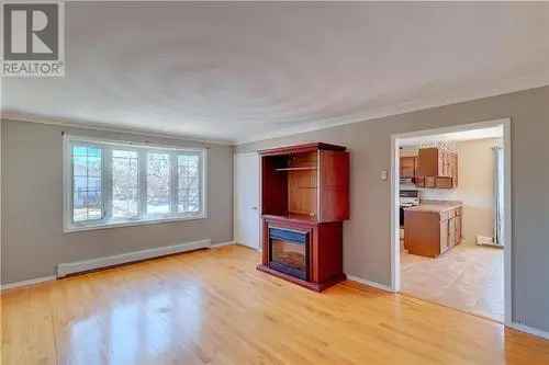 Sudbury Ontario Bungalow House For Sale Near Moonlight Beach