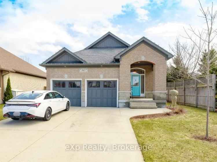 3 Bedroom Port Elgin Family Home with Custom Gym and Large Deck