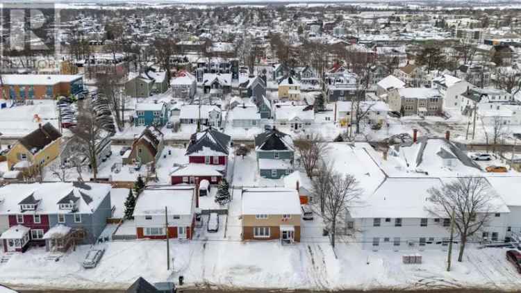 4-Bedroom Family Home in Charlottetown - Updated and Convenient