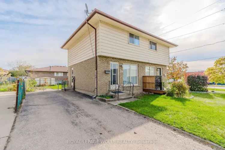 House For Sale in Woodstock, Ontario