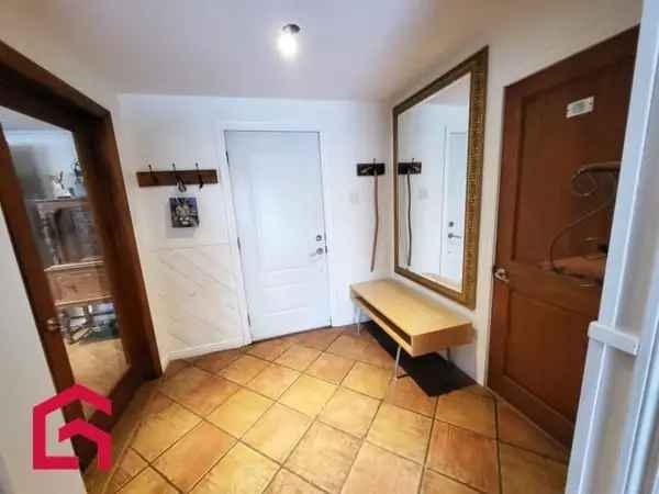 Bungalow for Sale in Estrie with Stunning Views