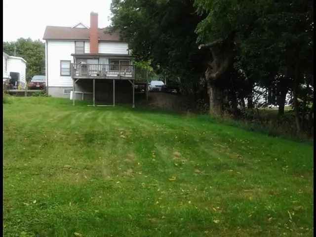 House For Sale in Newmarket, Ontario