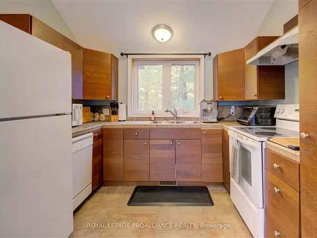 House For Sale in South Frontenac, Ontario