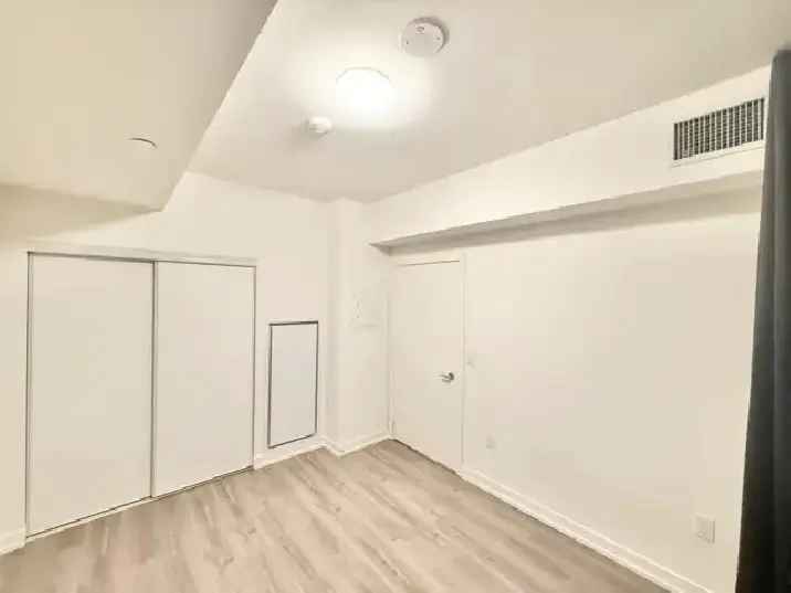 Rent Condo 1 Bedroom 1 Bathroom in North York with Great Amenities