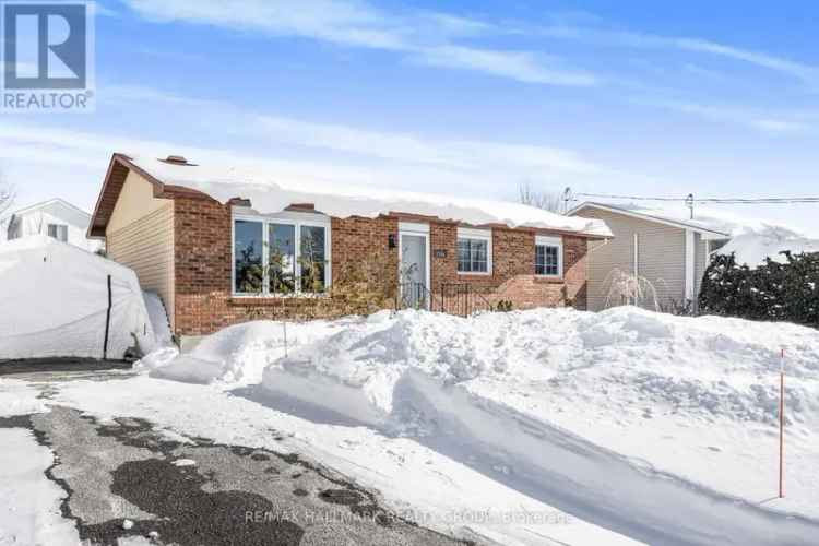 Rockland Bungalow with In-Law Suite - Open Concept, Modern, Fenced Yard