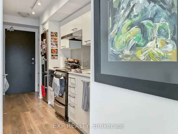 Luxury 1-Bed Suite in Toronto Entertainment District