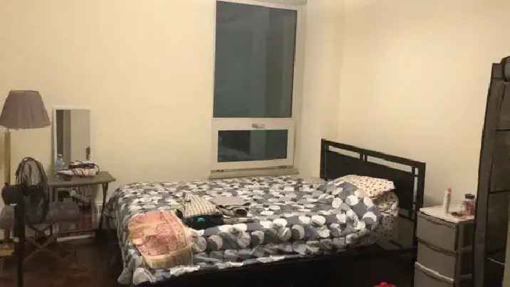 Shared Room for Rent in North York Excellent Maintenance Condition