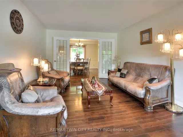 House For Sale in Woodstock, Ontario