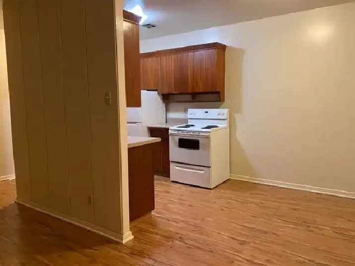 ELMWOOD AREA  LARGE 2 BEDROOM