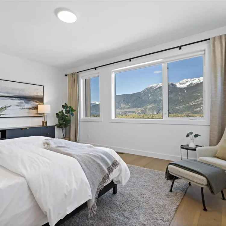 2751 sq ft 3 Bed 2.5 Bath Duplex for Sale in Squamish