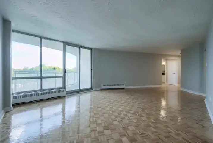 East York 2 Bedrooms Apartment for Rent - 1501 Woodbine Avenue