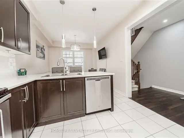 Townhouse For Sale in Brampton, Ontario