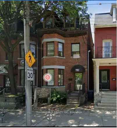 House For Sale in Toronto, Ontario