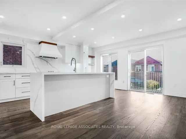 House For Sale in Markham, Ontario