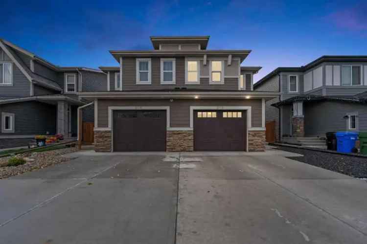 Duplex For Rent in Calgary, Alberta