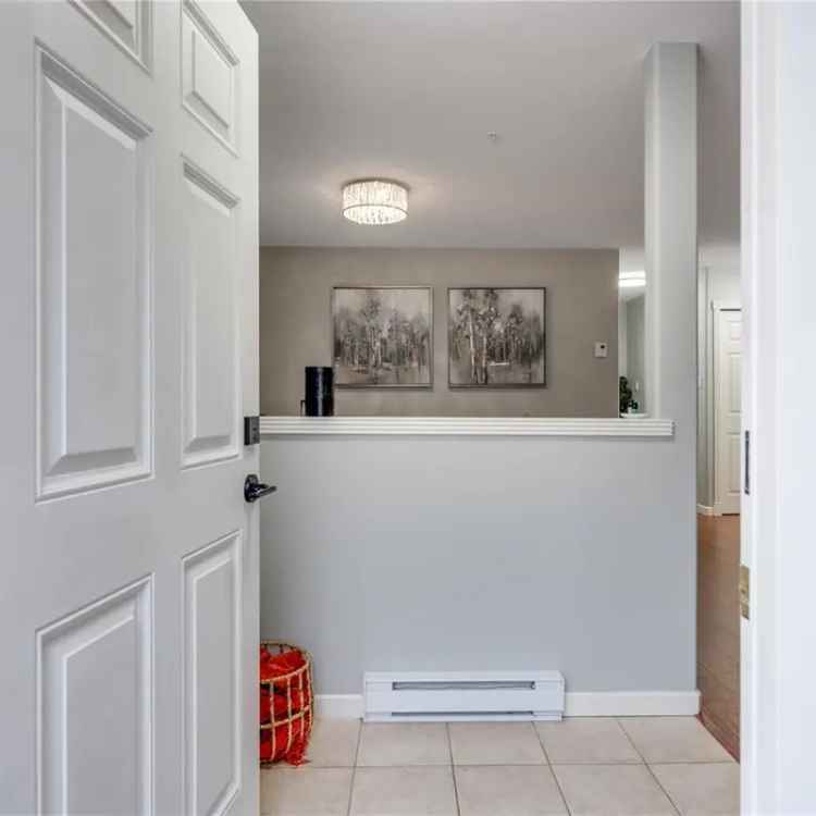 Nanaimo Townhouse for Sale: 2 Beds, 2 Baths, Updated Kitchen
