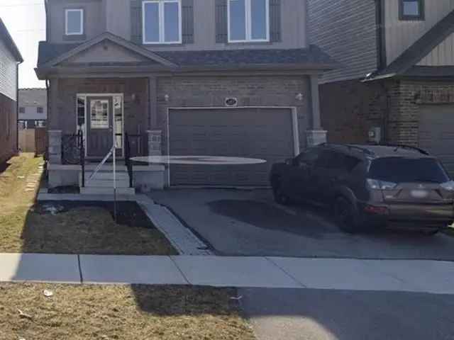 4-Bedroom 3.5-Bathroom Detached Home in Waterloo