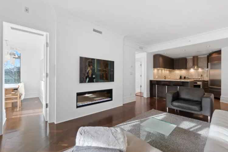 A $1,488,000.00 Apartment/Condo with 2 bedrooms in Park Royal, West Vancouver