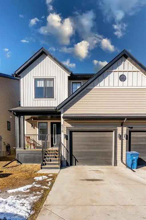 House For Sale in Airdrie, Alberta