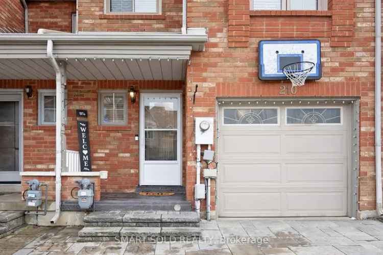 Maple Freehold Townhouse 3 Beds 3 Baths Finished Basement