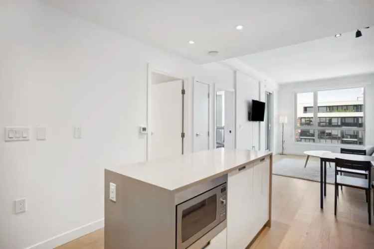 1-Bed+Den Condo near Oakridge - Modern Living