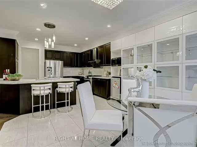 Luxury Arista Built Home in Upper Unionville 3200 Sqft