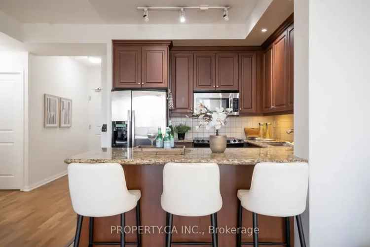 Condo For Sale in 628, Fleet Street, Toronto, Ontario