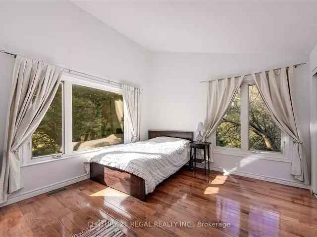 House For Sale in New Tecumseth, Ontario