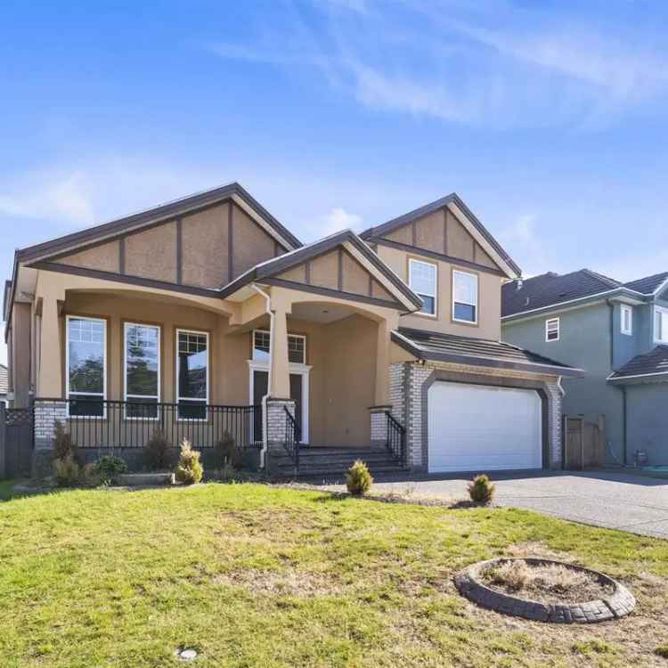 8 Bed 6 Bath House with 2 Suites in Panorama Ridge