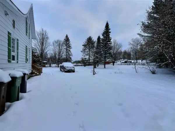 Charming 2+ Storey Townhome Laurentides Near Bike Path