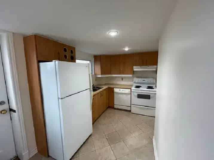1 Bedroom Rental in Beechwood Ottawa - Freshly Painted