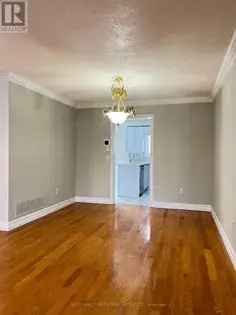 3 Bedroom Semi Detached House 387m2 Streetsville Mississauga