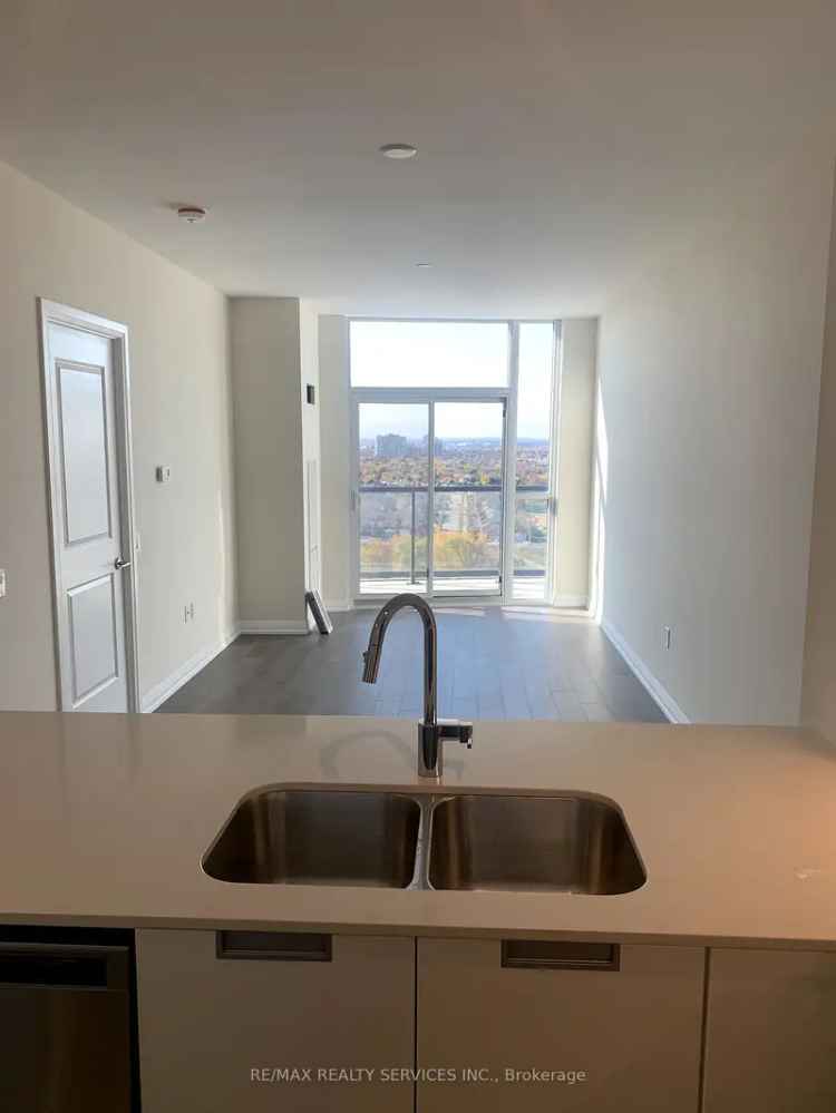 Stunning 1 Bedroom Suite West Views Modern Kitchen Parking Locker