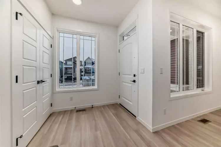 House For Sale in Calgary, Alberta