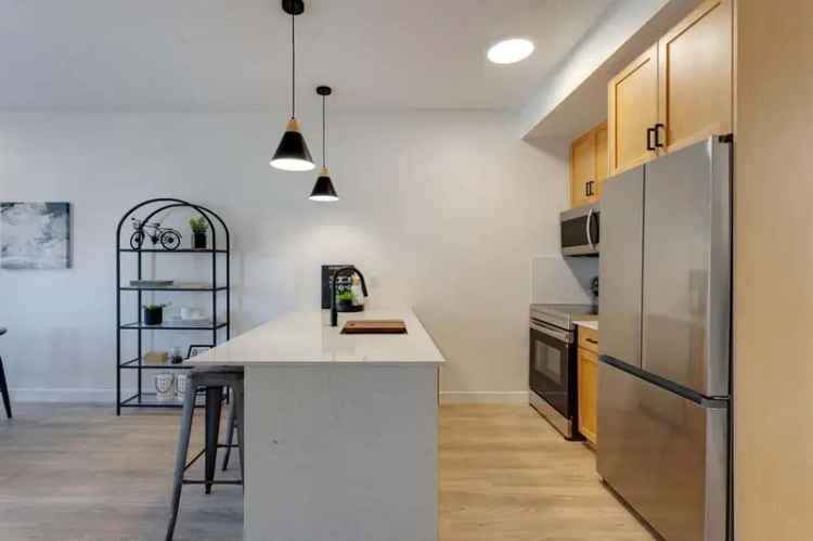 West Beltline Condo 674 sq ft Newly Renovated Open Concept Kitchen