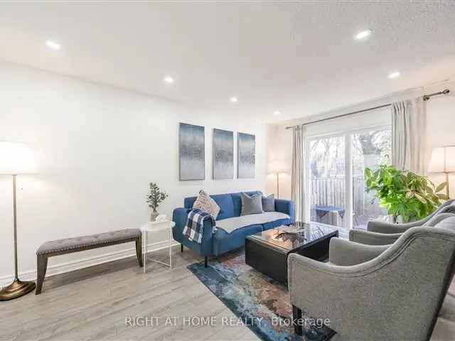 Fernways Townhouse: Renovated & Convenient Family Home