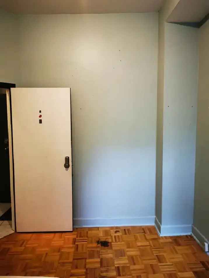 Private Room Rental Kensington Market May-August