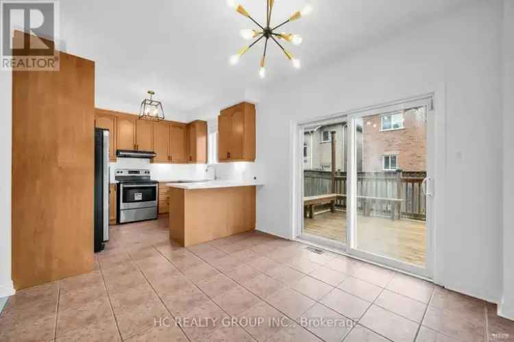 Aurora Detached Home 4 Beds 25 Baths Double Garage Near Schools