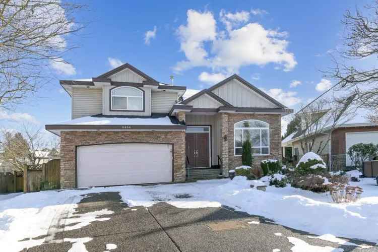 6 Bed 6 Bath Home in Surrey Cloverdale Family Home Near Skytrain