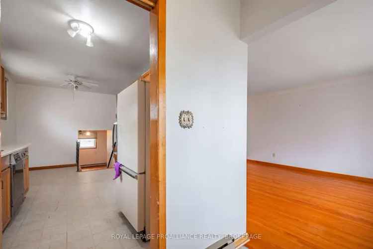West-End Back-Split Family Home Near Parks and Schools