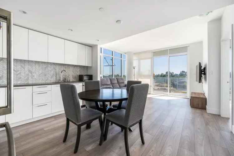 Avalon 2 3 Bed 2 Bath Corner Unit with Amenities