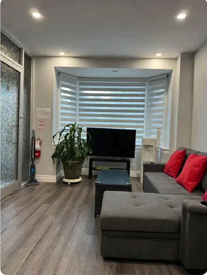 3 Beds - 1 Bath, Fully Furnished Apartment in Toronto - @ $3,795