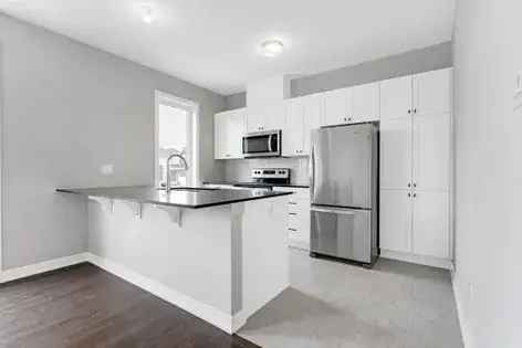 3 Bedroom House in Ottawa Near Elevation Park