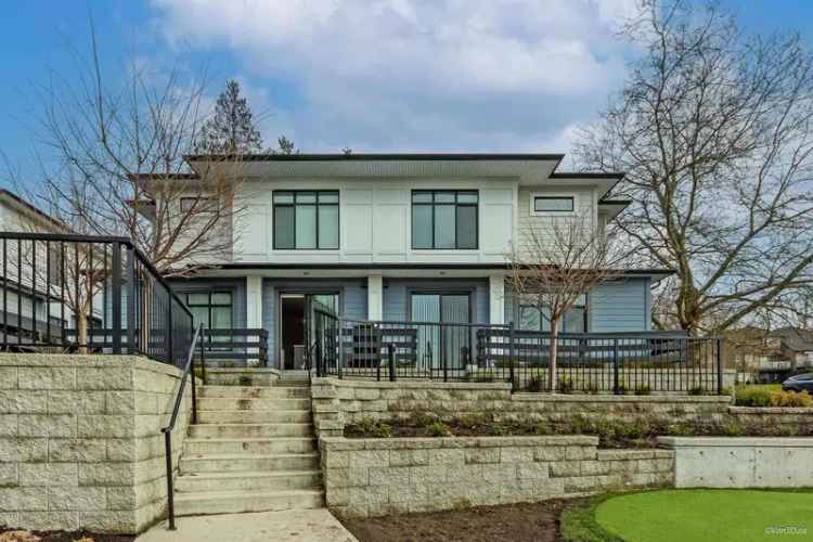 A $1,099,000.00 Townhouse with 4 bedrooms in Fleetwood Tynehead, Surrey