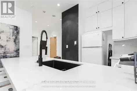 2 rooms apartment of 125 m² in Toronto